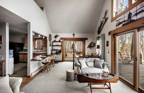 Lustrous Lakefront Cabin Oasis near Lake Ferndale in West Virginia - Foto 13