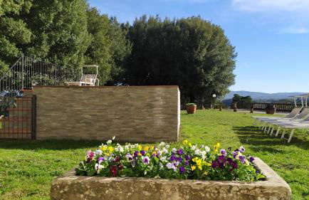 Total Tuscany Countryside Villa - Photo 2