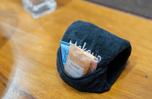 LUX Treehouse on Private Lake next to Lake Conroe with Game room, Paddleboards, Lake Views, and more! - Foto 49