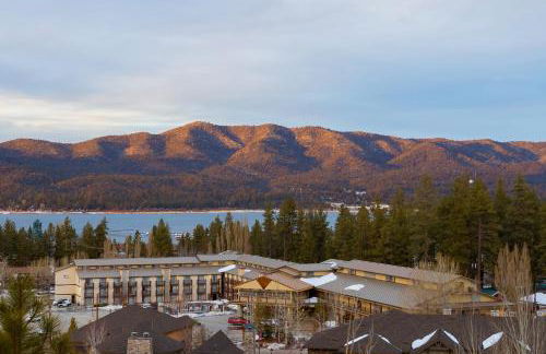 Big Bear Village View Haus is a large pet and kid friendly chalet with hot tub located a short walk to village - Foto 20