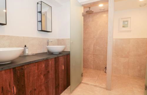 The Threshing Barn - Foto 39