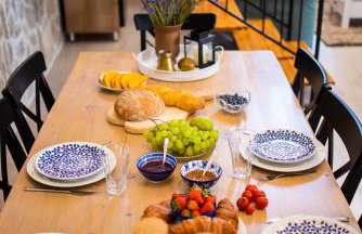 Villa Pietra- Modern rustic poolside oasis - Photo 18