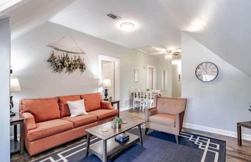 Dauphin District Darling #3-Downtown, Restaurants - Photo 18