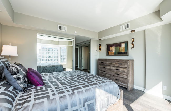 QuickStay - Premium 2bdrm in Yorkville (Yonge & Bloor) - Foto 11