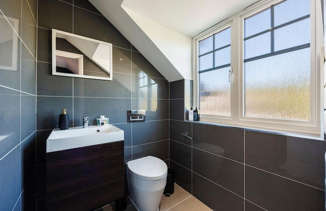 Large 4 Bed Townhouse in Uxbridge Sleeps 9 - Foto 6