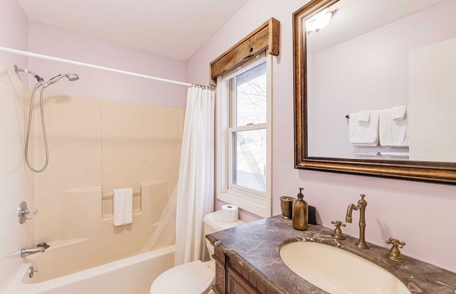 Red Cedar by Avantstay Cabin w/ Hot Tub + Views! - Foto 8