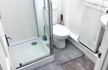 Stylish 2-Guest Studio with Netflix, Prime - FREE WIFI & FREE PARKING - Aroluchi Ville - Foto 19