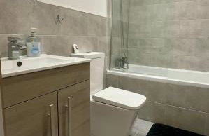 Spacious 2 Bedroom Flat City Centre - Foto 13