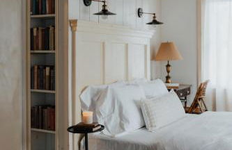 Book Village Inn - Entire Hotel - Foto 16