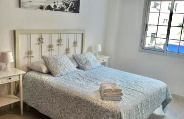 Apartamento a pie de playa con una amplia terraza - Foto 7