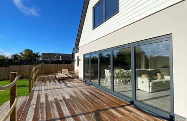Brand New, Stunning Beachside House - Foto 10