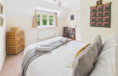 Large detached house near the sea - Photo 11