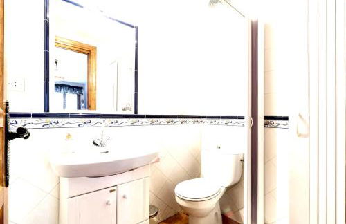 House with Jacuzzi and Mountain Views in Noguericas - Foto 22