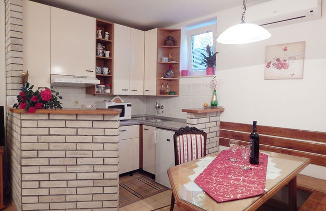 Apartments Emi - Photo 12