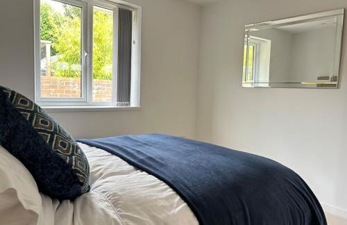 Private Garden Retreat 2BR Modern Comfort - Foto 18