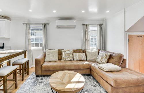 2 Mi to Naval Base Walkable Norfolk Retreat - Foto 4