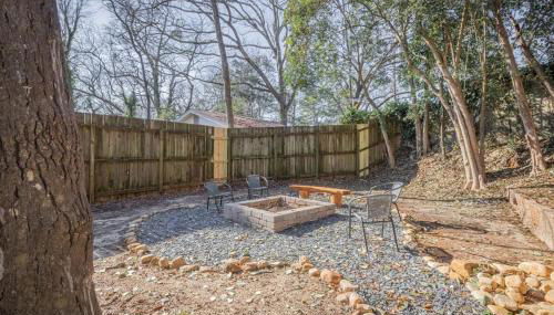 Classic City Apartment w Firepit - Photo 5, Other