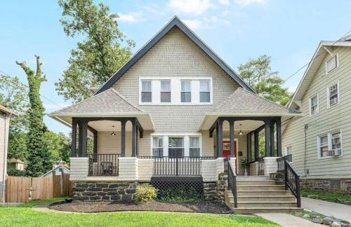 15min to Lincoln Ecuador vs Ivory Coast, Sleeps 12 - Foto 9