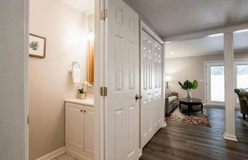 Modern + Cozy Townhome - minutes to Avalon w/king - Foto 4