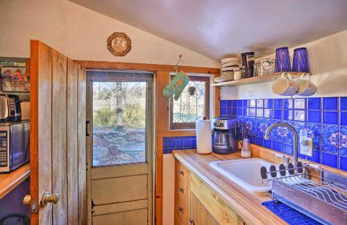 Cozy Story Book Barn Cottage with Scenic View - Foto 2