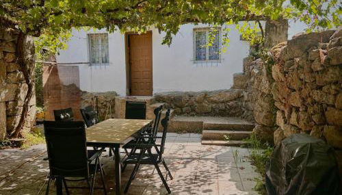 Casa con parra de uva y paz - Foto 1