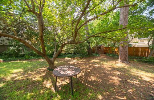 Sunny efficiency in historic home - Foto 54