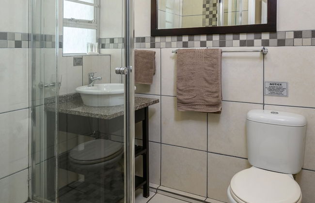 Umhlanga Cabanas - Photo 10