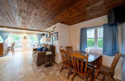 Waterfront Cottage at Highland Lake with Dock - Foto 16