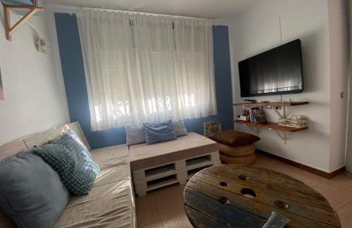 Lola's Beach House - Photo 4