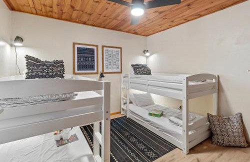 Cozy Cabin in Heber with a deck, fireplace and pet friendly - Foto 17