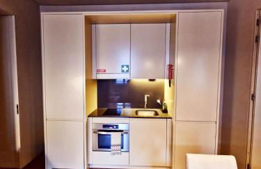 Gary01 Exclusive Top Floor 2BD by the Timeout Market - Photo 9