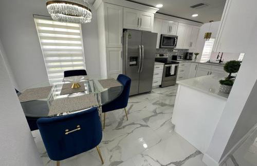 Modern, Fully Updated Southern Dunes Home - Golf Course Views - Foto 20