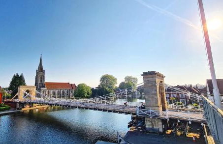 Chic Marlow Escape - Courtyard, River and Fun! Near Windsor and Henley - Photo 5