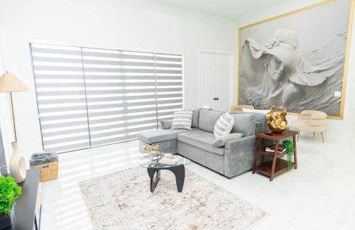 Designer Villa with Heated Pool, BBQ, Firepit, Ideal for Families & Groups - Photo 19