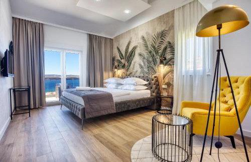 LUXURY VILLA PARADISE 120m from sandy beach, heated pool, billiard, max 12 pax - Foto 22