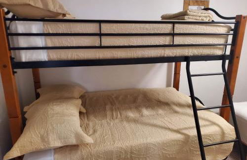 House of Shells, beautiful garden, fenced yard, dog friendly, fire pit! - Foto 2