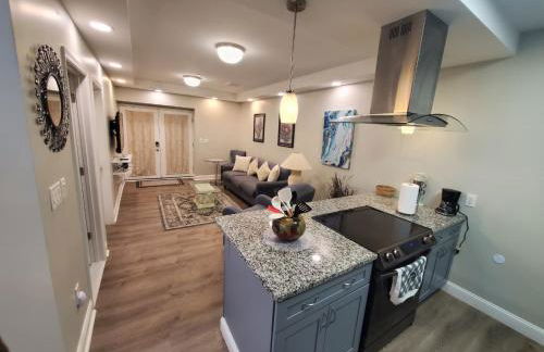 Susu's-I-Luxurious 2 Bedroom 2 Bath Apartment - Foto 10