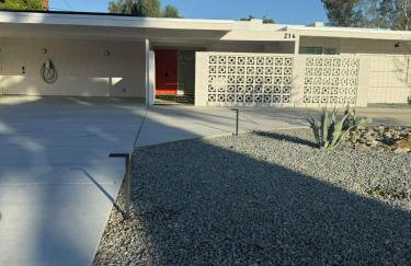 Aerhaus - Mid-Century Oasis - Foto 72