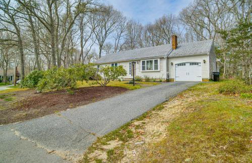 Golf and Unwind Family Home 2 Mi to Covells Beach! - Foto 28