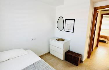 Apartamento con Piscina y Jardín Espectacular Cala Sirenas - Nuevo - Foto 10