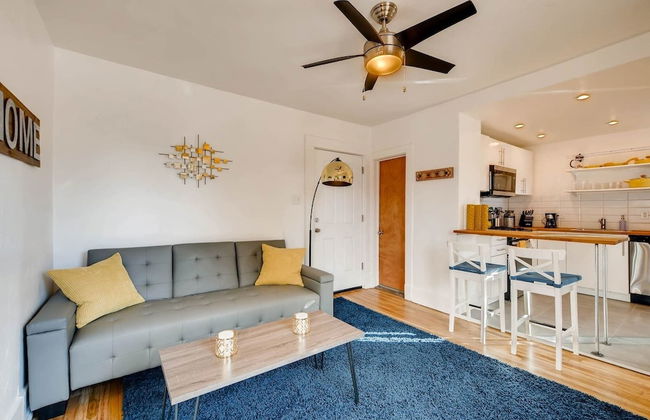 The Sunshine Suite in the Heart of Baker - Foto 11