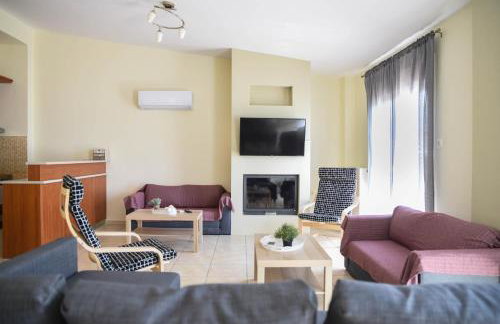 Luxury Beachfront Suite - Photo 12