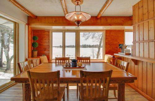 Away at Moose Bay Breezy Point Gem with Game Room - Foto 8