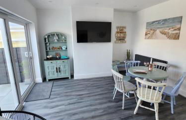 Delightful newly renovated 3-bed house with garden beach hut - Foto 21