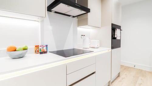 The Desborough Residence - Bright 1BR with Sofa Bed, Modern Lounge & Free Secure Underground Parking - Foto 3