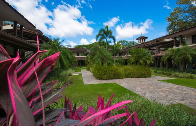 Luxe! Impressively designed 2nd-floor unit in Coco done in red and orange hues - Photo 27