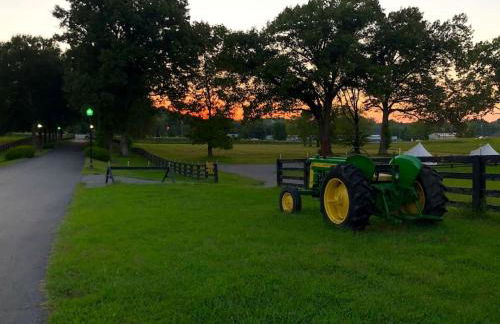 Rustic Horse Stall Suite B&B Near Nashville and has Private Bath, Loft Beds & Country Breakfast - Foto 15
