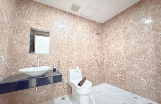 Homey And Simply 3Br At Grand Sungkono Lagoon Apartment - Foto 18