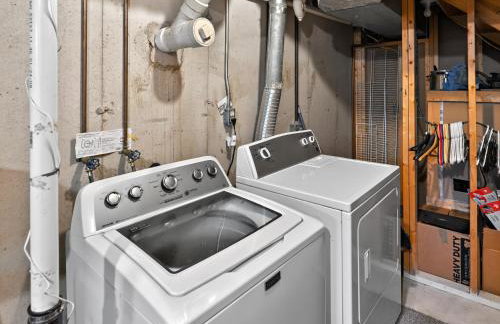 Cozy Retreat with Hot Tub in Peaceful Goshen home - Foto 26