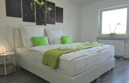 HAPPY HOMES FUN - Dein Erlebnis-Apartment für Gamer, Helden & große Kinder - Parkplatz - PS5 - WLAN - Foto 2